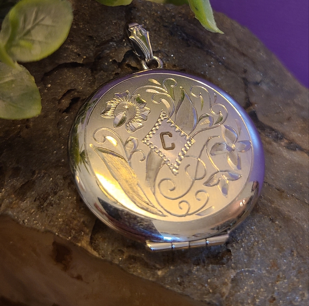 Large Sterling Silver Vintage BOJAR Etched Round Locket Pendant- Engraved - Picture 2 of 5